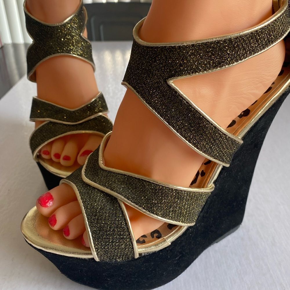 DOLLHOUSE Women’s 6” Platform Sandals Size 8